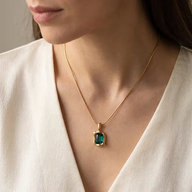 Teal Green Stone Pendant Necklace