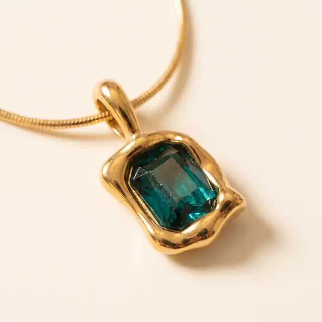 Teal Green Stone Pendant Necklace